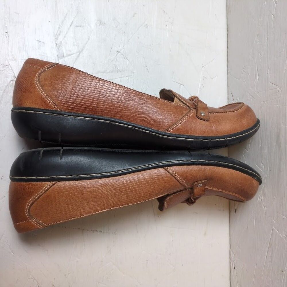 Clarks Brown Leather Slip On Shoes Women's Size 10 M Soft Cushion Loafers - Picture 6 of 7